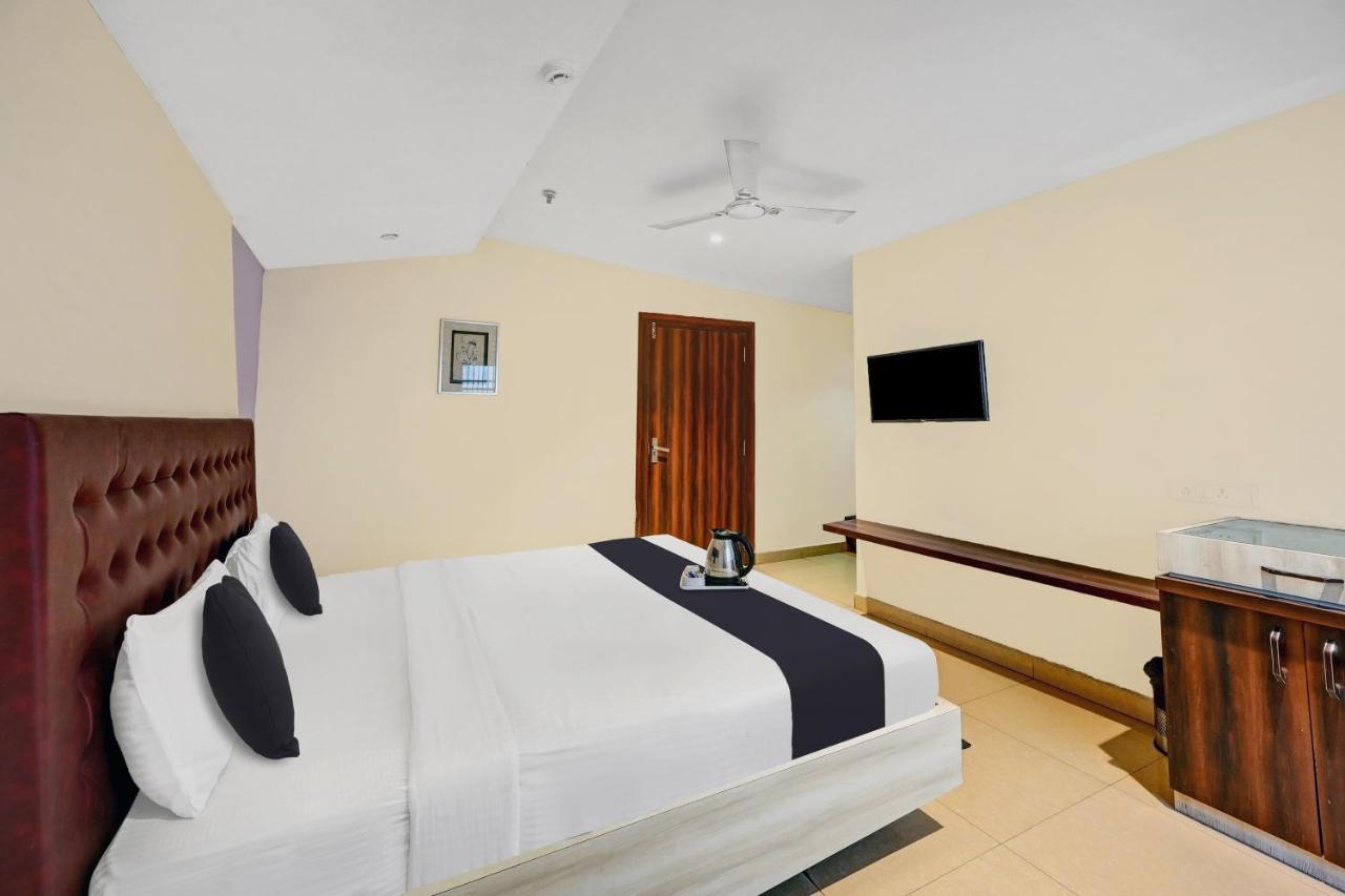 فندق Townhouse Oak Pentagon Residency بوهفانيشفار المظهر الخارجي الصورة